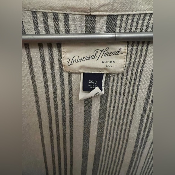 Universal Thread Kimono - Picture 2 of 4